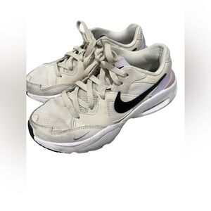 Nike Women's Sneakers in Cream and Black